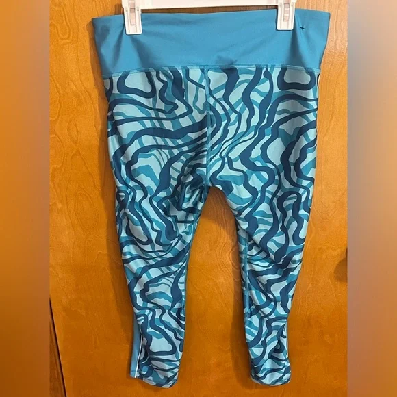 Under Armour EUC Compression Heat Gear Teal and Blue Leggings. Women’s size XL - Picture 5 of 13